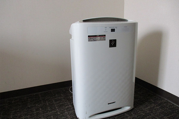 【加湿機能付き空気清浄機】スタンダードシングル以外の客室にご用意。貸出しもしています。